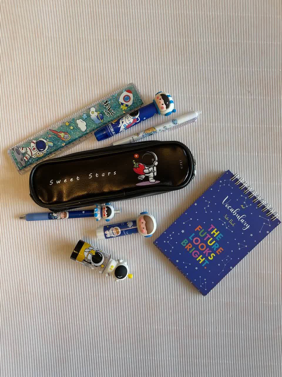 مینی جامدادی چرمی فضانورد کیفت